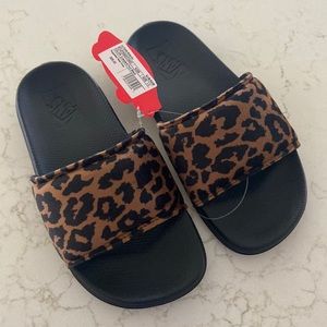 Vans leopard fur slides